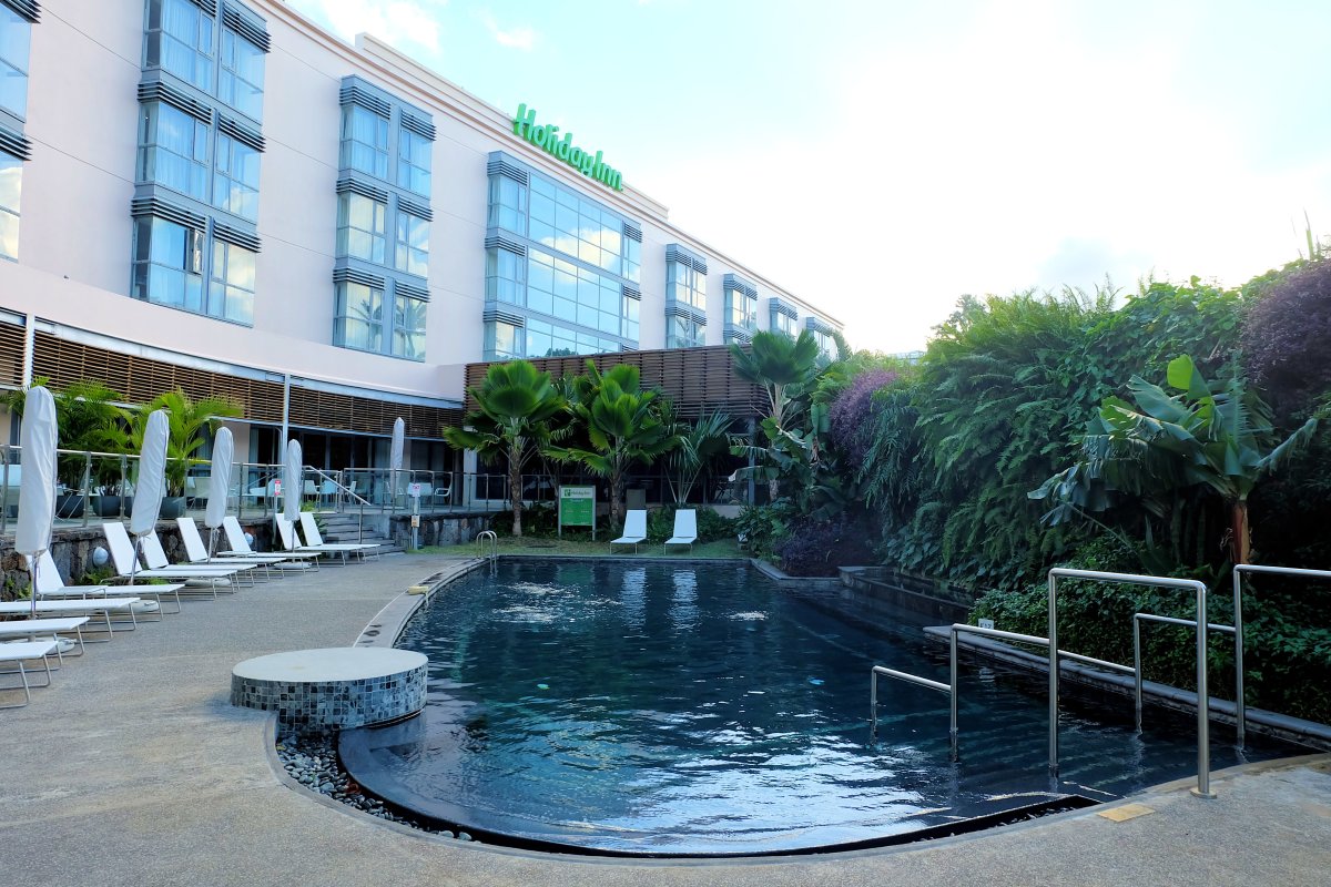 Holiday Inn Mon Tresor Swimming Pool