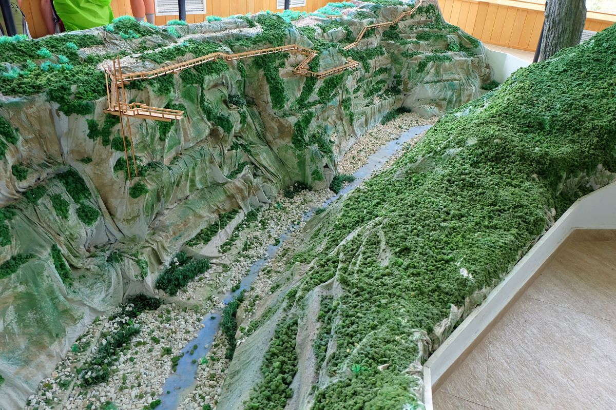 Okatse Canyon Miniature